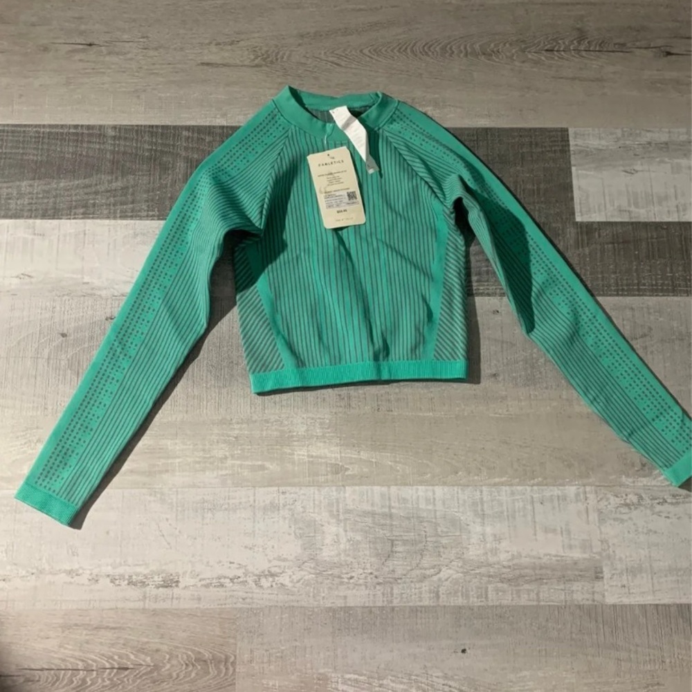 NWT Teal fabletics workout long sleeve top